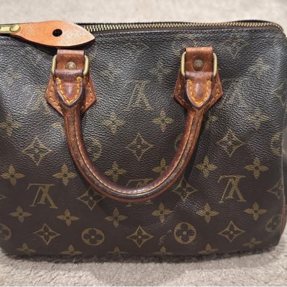 ✨✨Authentic Louis Vuitton Speedy 25 bag.